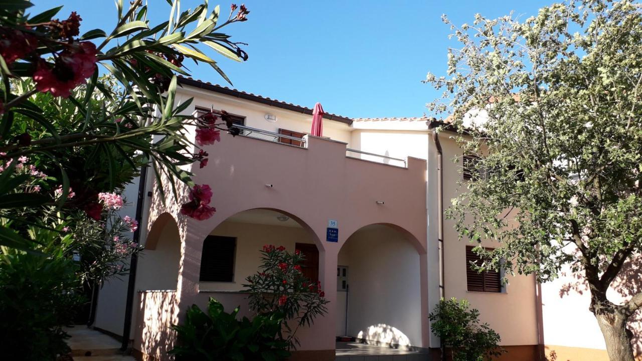 Ližnjan Apartmani Mia מראה חיצוני תמונה
