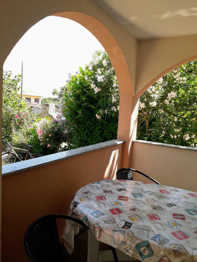 Ližnjan Apartmani Mia מראה חיצוני תמונה